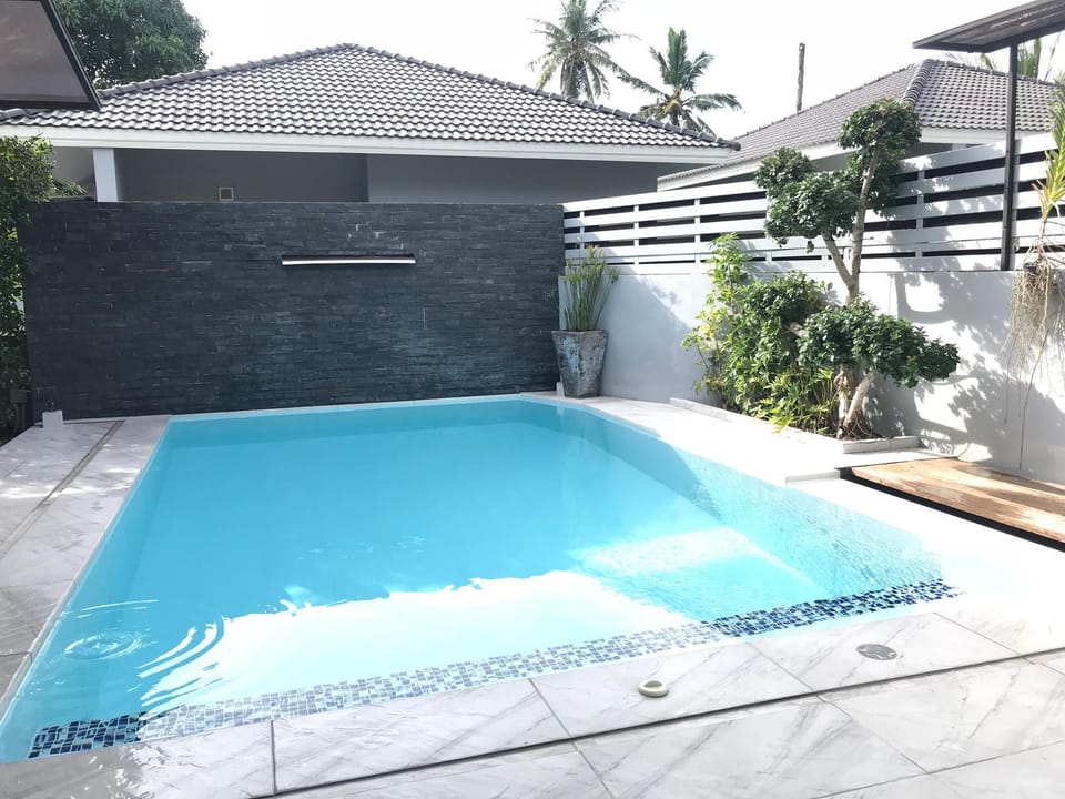 Sail House 3 BR Pool Villa Maenam Samui Villa in Ko Samui
