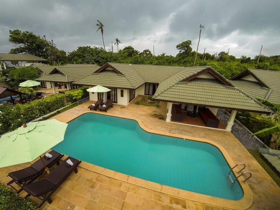 Six Bedroom Grand Villa steps to beach SDV102 Villa in Ko Samui