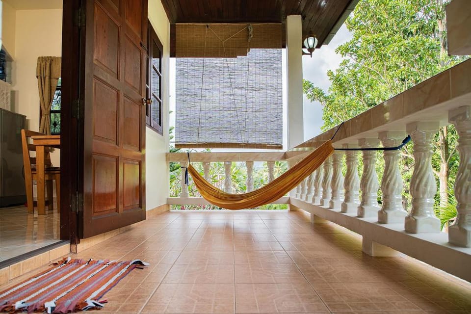 45m, Balcony, King, Full Kitchen, A/C, Enjoy! Vacation rental in Ko Pha-ngan Sub-district