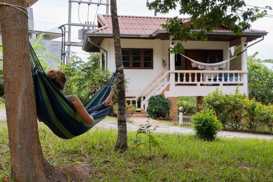 King, 45m house, Parking, AC, Big Garden,  Kitchen Vacation rental in Ko Pha-ngan Sub-district