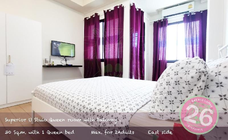 SOLO Private Studio room at 26 bed Apartment in Chon Buri Changwat