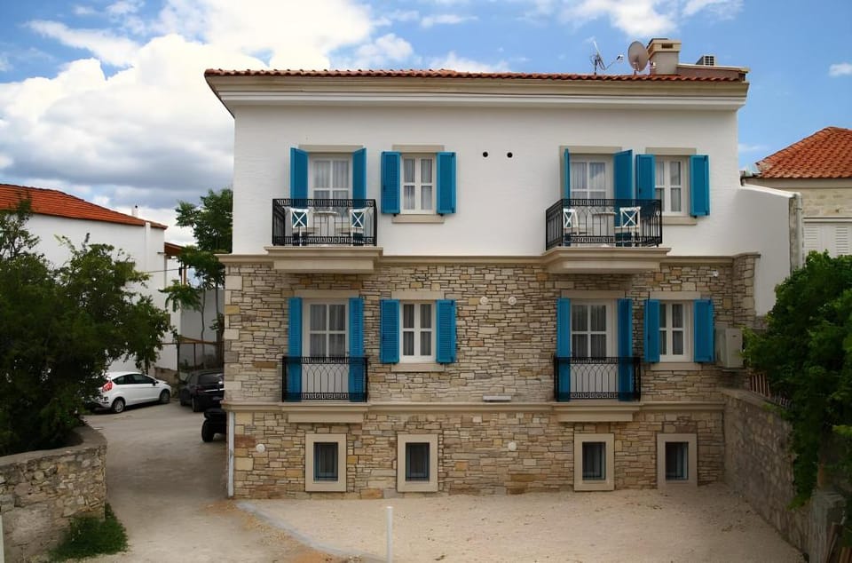 Çeşme Kale Taş Apart Hotel in Cesme