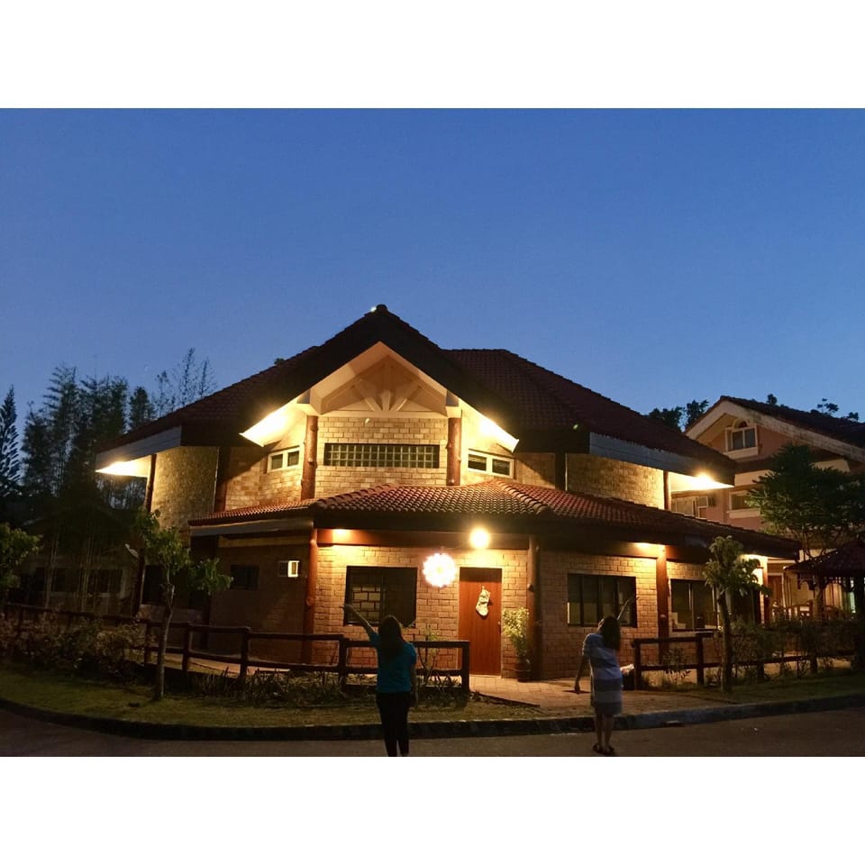 Lemery Houses Vacation rental in Calabarzon