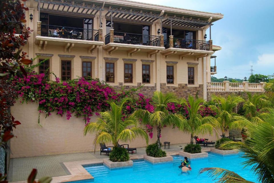Splendido Golf Club Mountain Views Apartment in Calabarzon