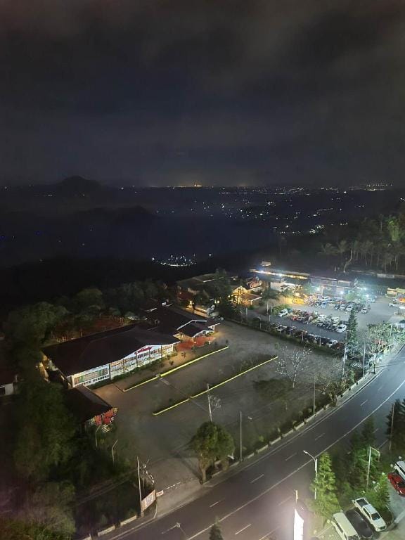 JMJ's Breeze @ SMDC Wind  - WITH WIFI & NETFLIX Apartment in Tagaytay