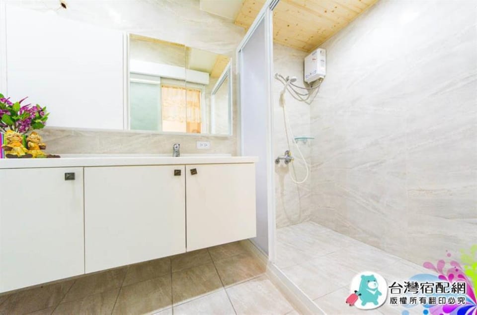 Nice Homestay in Tainan 六人房 Apartment in Kaohsiung