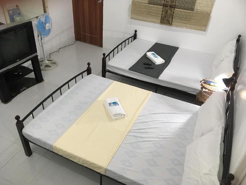 Silang Near Tagaytay Transient Rooms   Vacation rental in Calabarzon