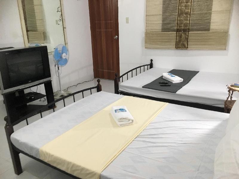 Silang Near Tagaytay Transient Rooms   Vacation rental in Calabarzon