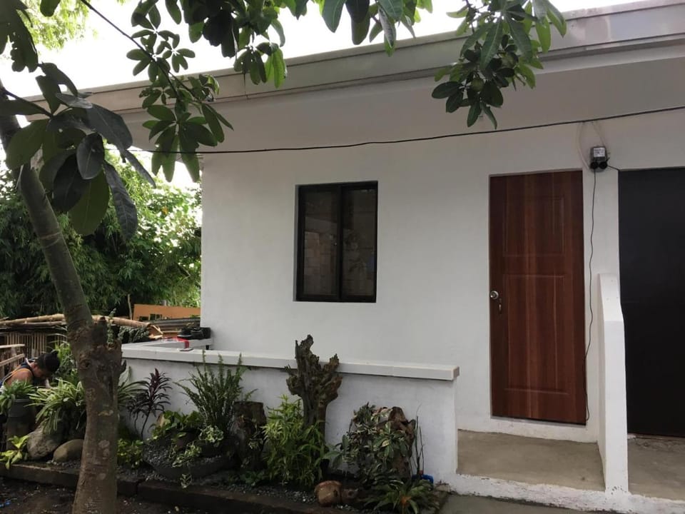 Silang Near Tagaytay Transient Rooms   Vacation rental in Calabarzon
