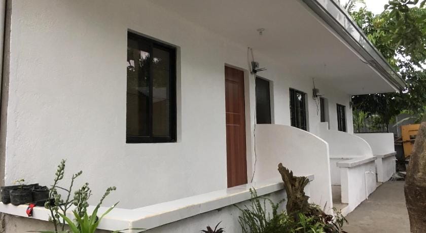 Silang Near Tagaytay Budget Rooms Vacation rental in Calabarzon