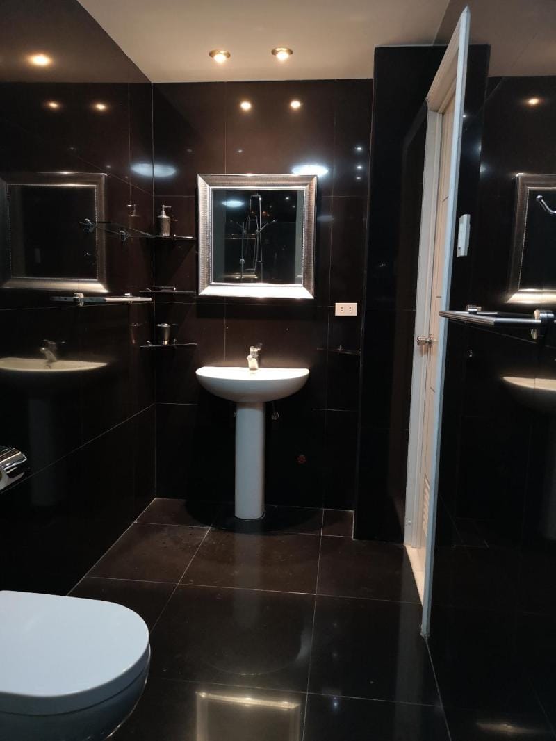 Kandi Towers 1&2 Luxurious Penthouse Suite (1 BR) Apartment in Angeles