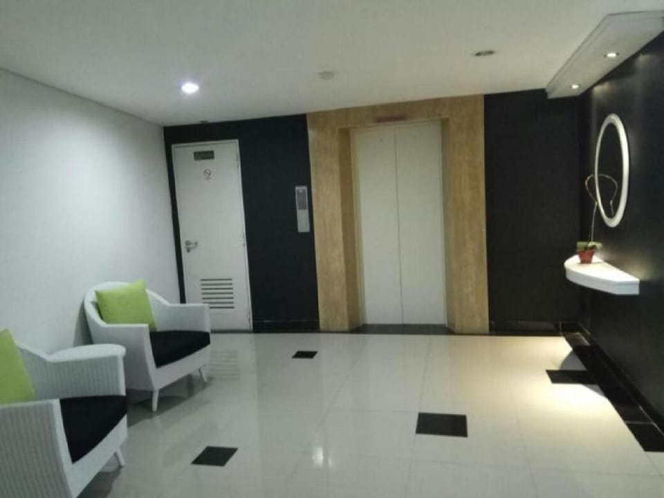 Studio Gateway Pasteur By Kevin Property Topaz A Apartment in Bandung