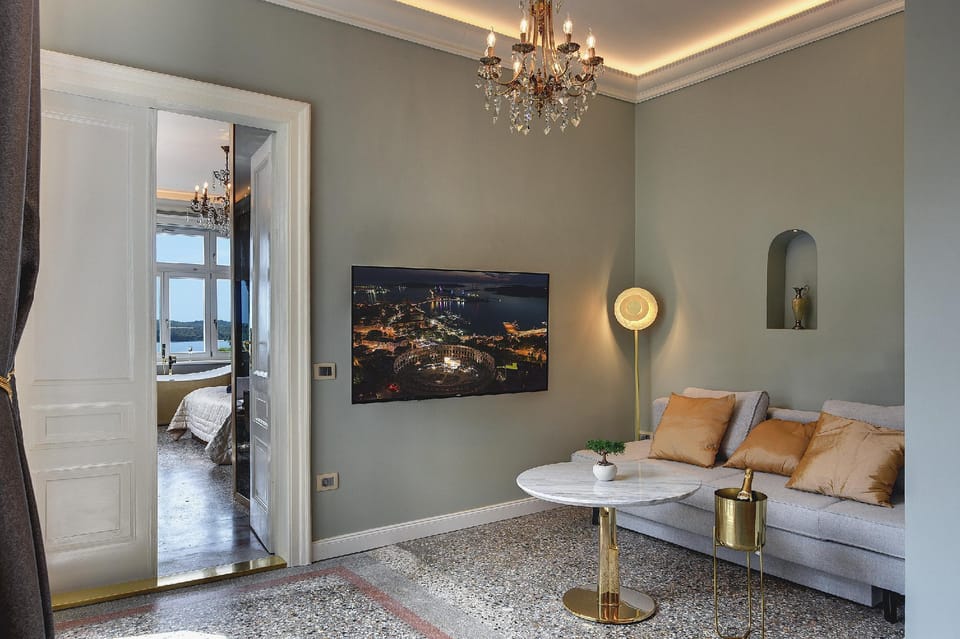 Arena & Seaview Luxurious Residence Apartment in Pula