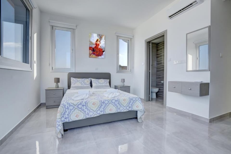 Private 4 Bedroom villa with Panoramic Sea Views Villa in Protaras