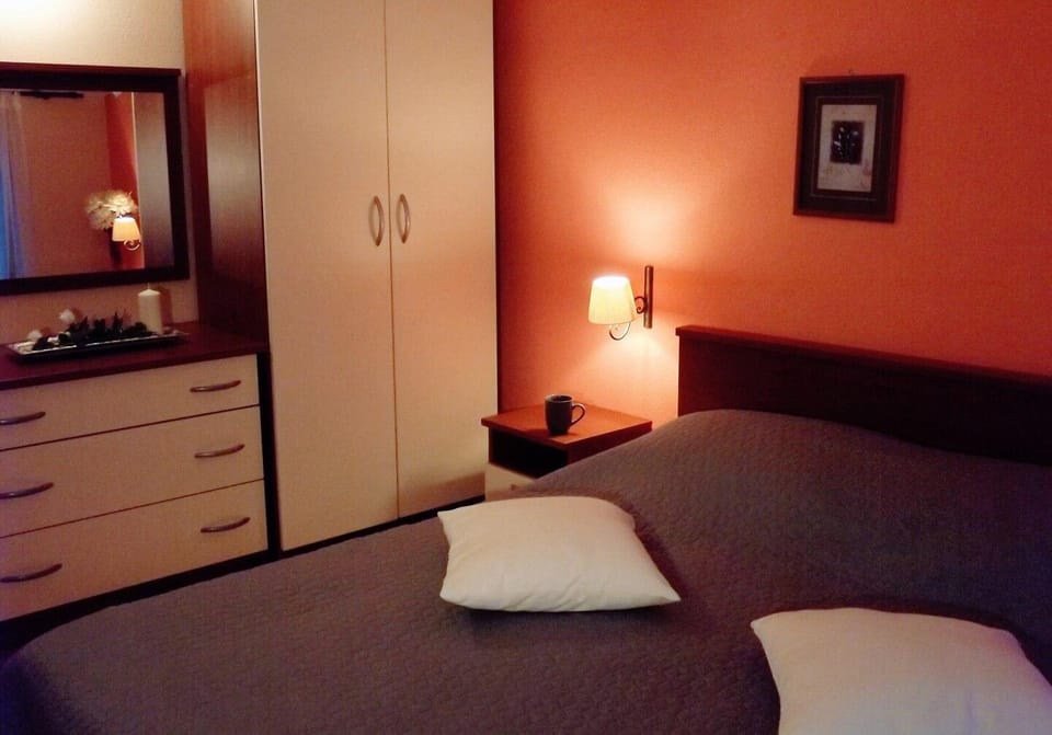 Lovely Eva Sole apartman 70 m from the sea with Apartment in Istria County