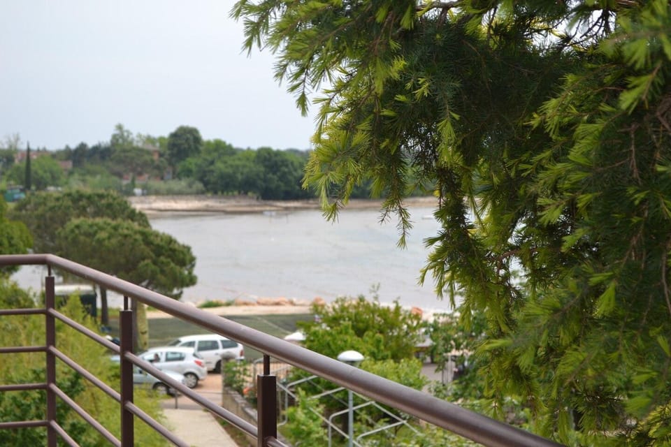 Lovely Eva Sole apartman 70 m from the sea with Apartment in Istria County