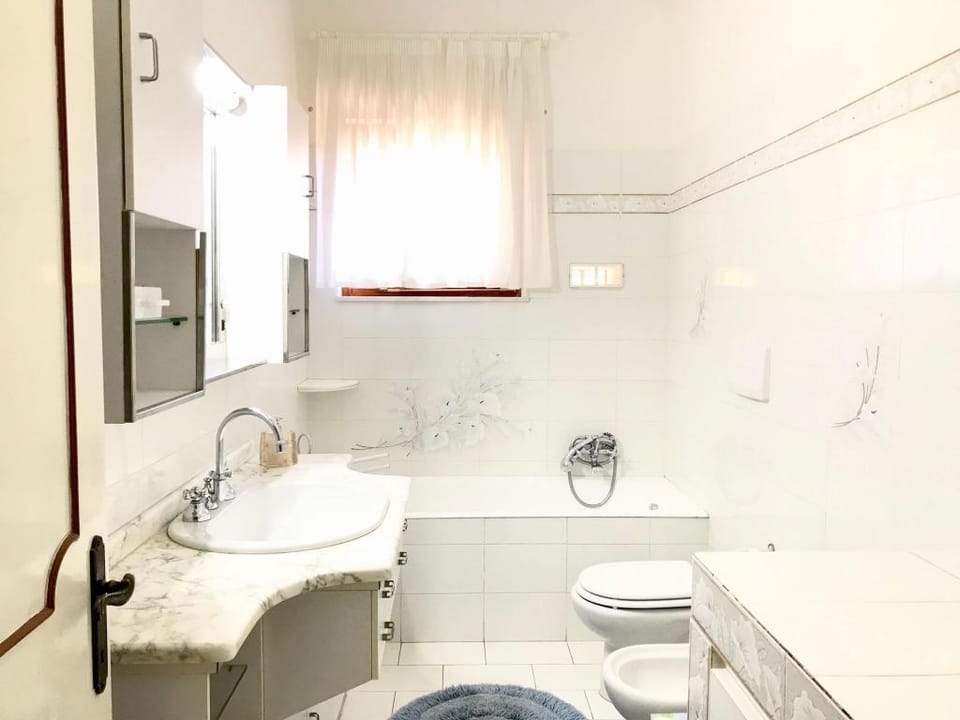 HIstoric Luxury Villa,sea view, private parking Villa in Terracina