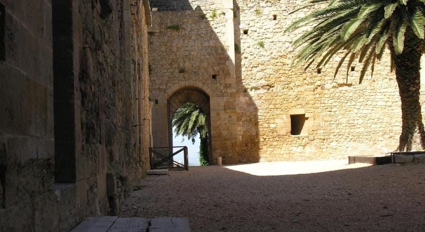 SEGESTA Nouveau Bedding Apartment in Sicily