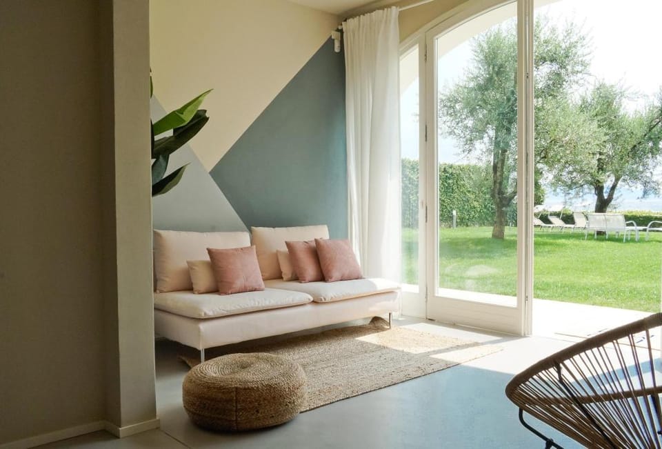 Lakefront Apartment with Jacuzzi Apartment in Salo