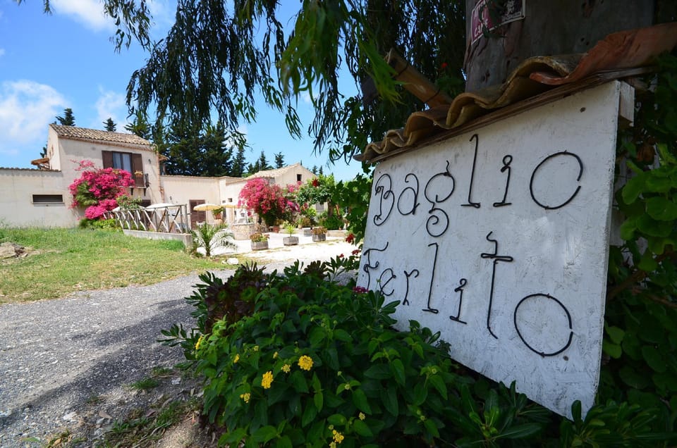 BED AND BREAKFAST BAGLIO FERLITO Apartment in Sicily