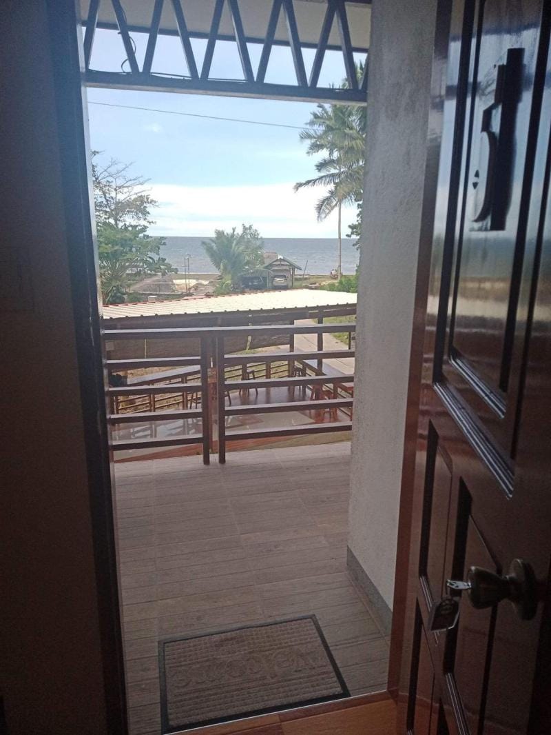 MLB BEACHFRONT APT 4 Apartment in Siquijor