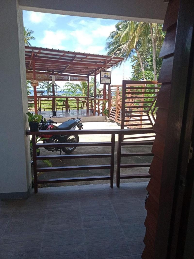 MLB BEACHFRONT APT 2 Apartment in Siquijor