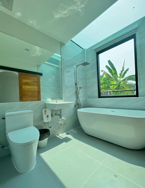 SKYLIGHT98@Kiirin House Banpong Villa in Thailand