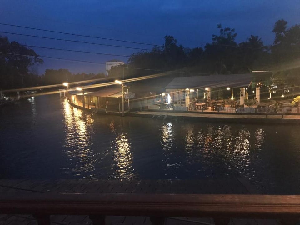 BAAN PITUMATA AMPHAWA Vacation rental in Thailand