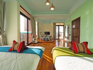 198 Red Hat B&B Bed and Breakfast in Fujian