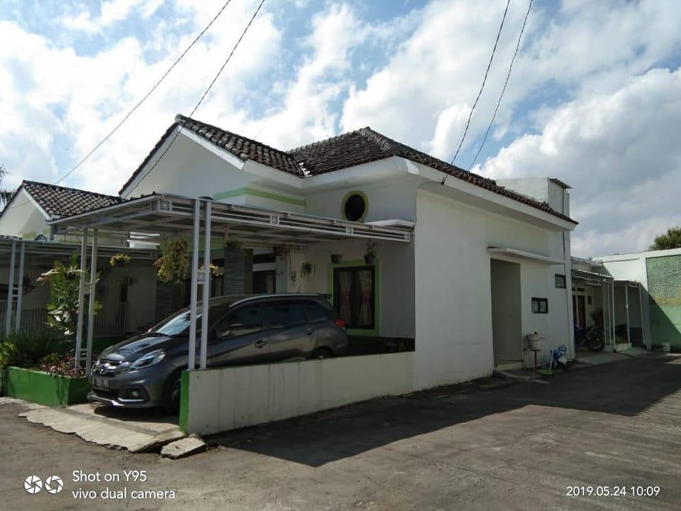 Homestay Kenanga Vacation rental in West Java