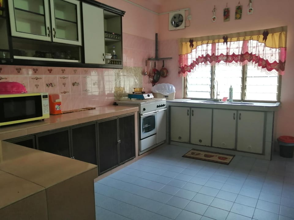 Kluang Barat Homestay Vacation rental in Johor