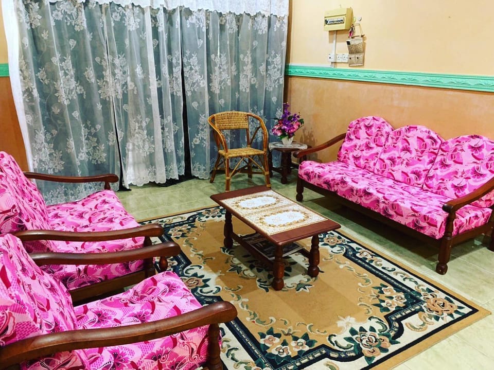 Homestay Idaman Wan (3mins from city,Muslim only) Vacation rental in Johor