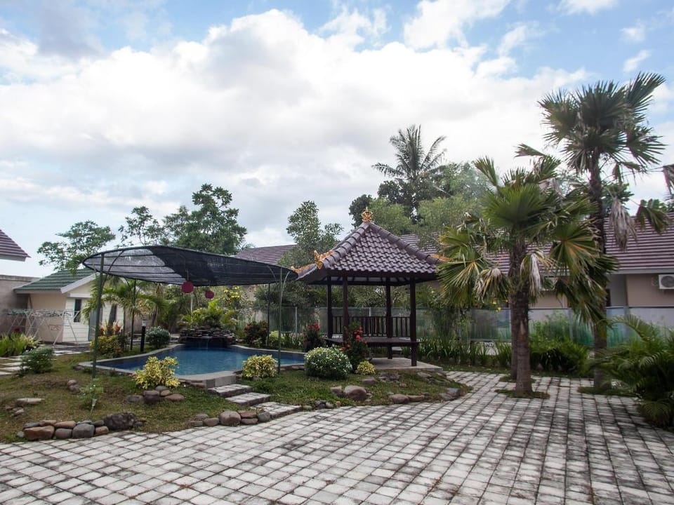RedDoorz Syariah Plus near Banyuwangi Airport Vacation rental in East Java