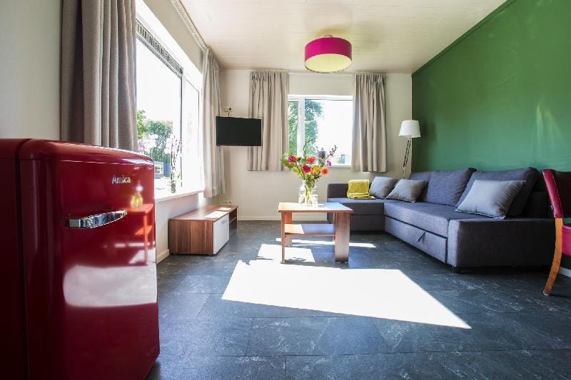 Hotelhuisje 2-3 pers. in de natuur nabij Roermond  Vacation rental in Limburg (province)