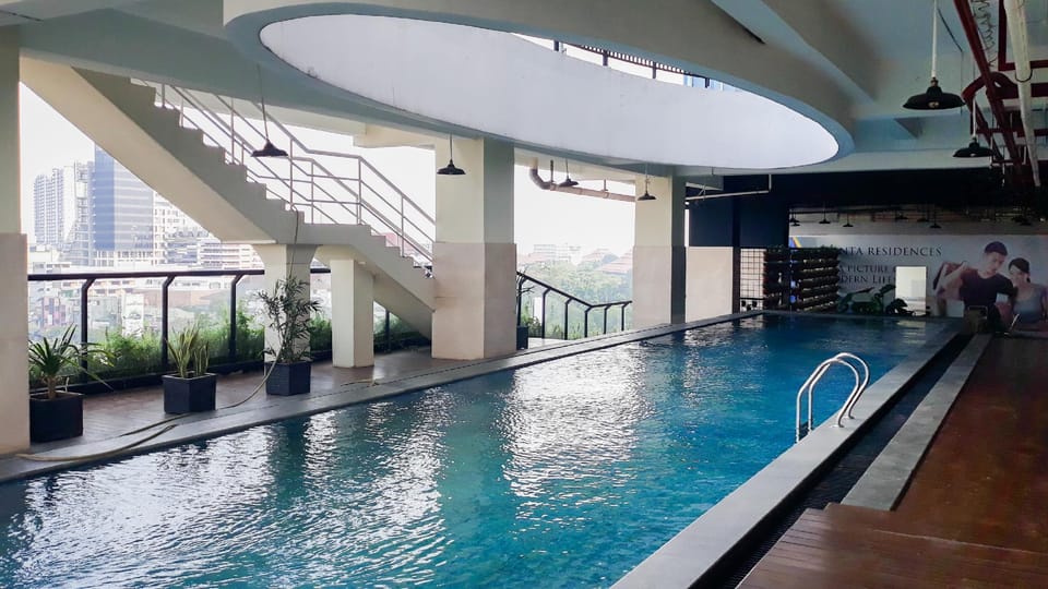 Modern 1BR at Atlanta Residences Apt By Travelio Apartment in Jakarta