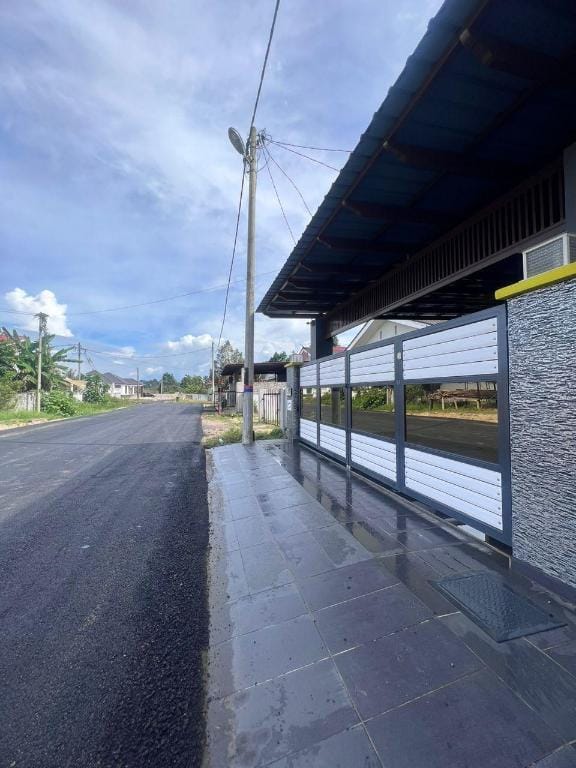 Auranad Guest House WifiNetflix TanahMerah Vacation rental in Malaysia