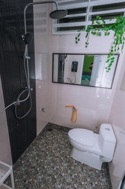 Auranad Guest House WifiNetflix TanahMerah Vacation rental in Malaysia