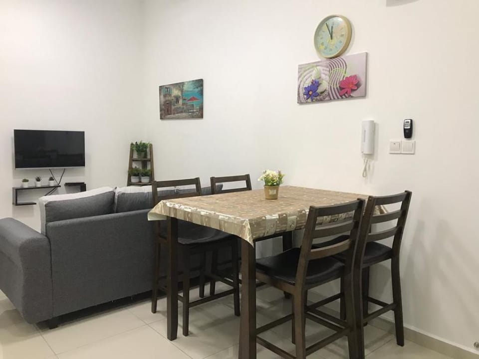 HOT!!!]Mesahill 500mbps wifi with Smart TV&Pool Apartment in Negeri Sembilan, Malaysia