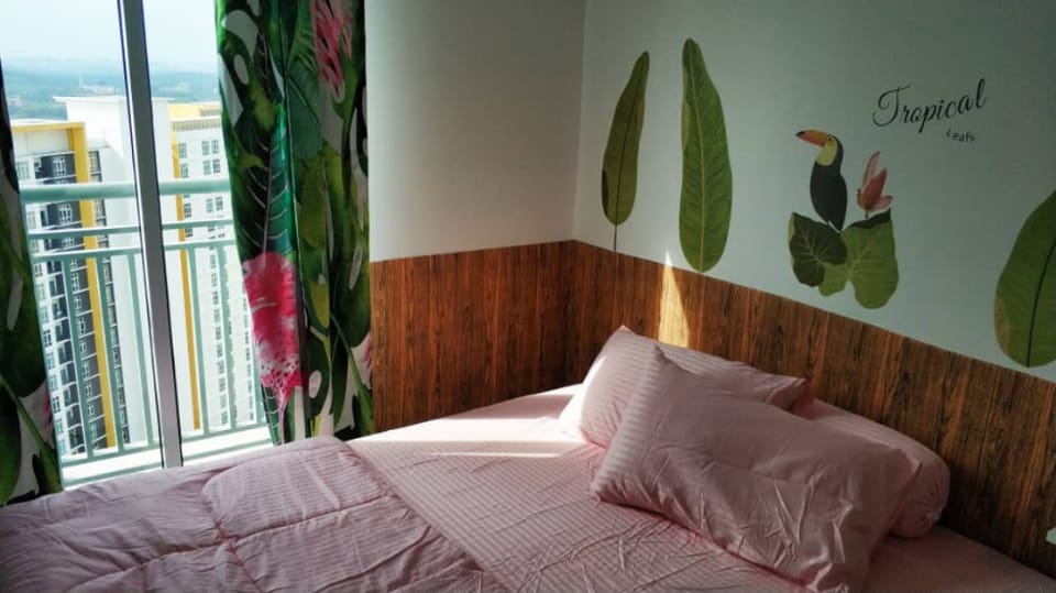 Enjoy Sunsets at Bright Mesahill Condo 100mbps Y5 Apartment in Negeri Sembilan, Malaysia