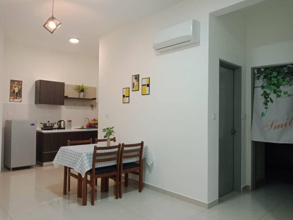 Nilai Mesahill Best Stay + Wifi, TV & Pool Apartment in Negeri Sembilan, Malaysia