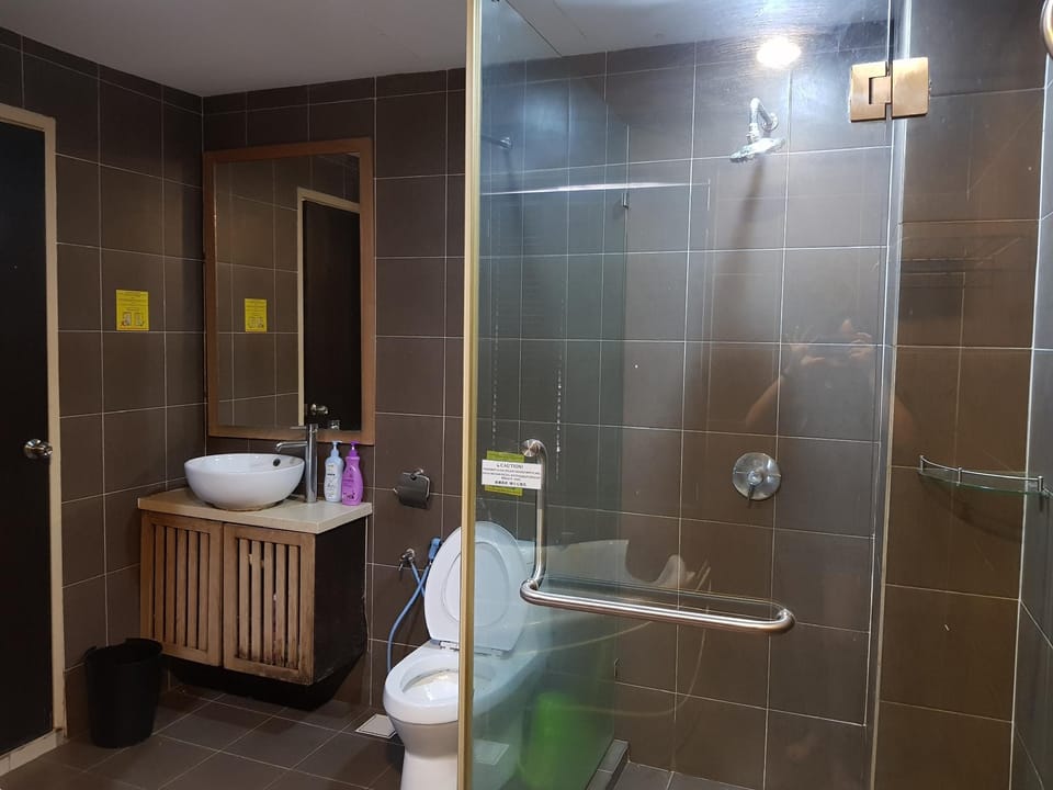 Noir Studio @ Gold Coast Morib Apartment in Selangor, Malaysia