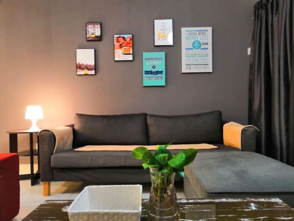 2homez Setiawalk Puchong 蒲种民宿 Cozy Home Apartment in Subang Jaya