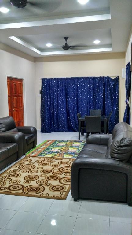 Homestay Kuala Pahang Pekan - UMP Pekan Pahang Vacation rental in Pahang, Malaysia