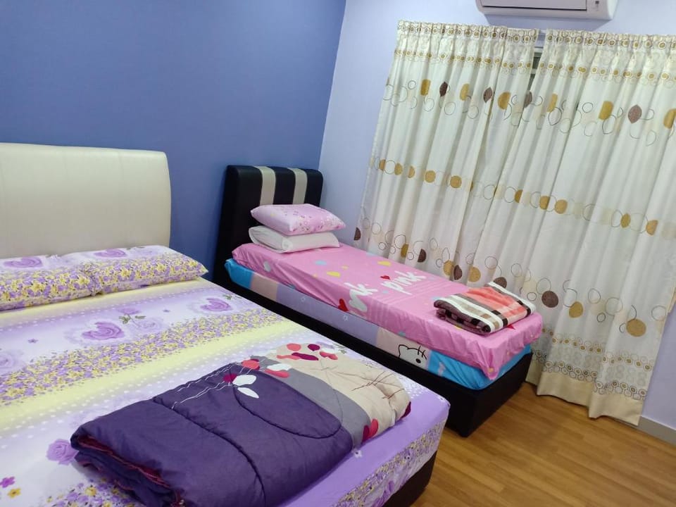 SeaView Homestay 70A @ 高楼［看海］阳台 Apartment in Selangor, Malaysia