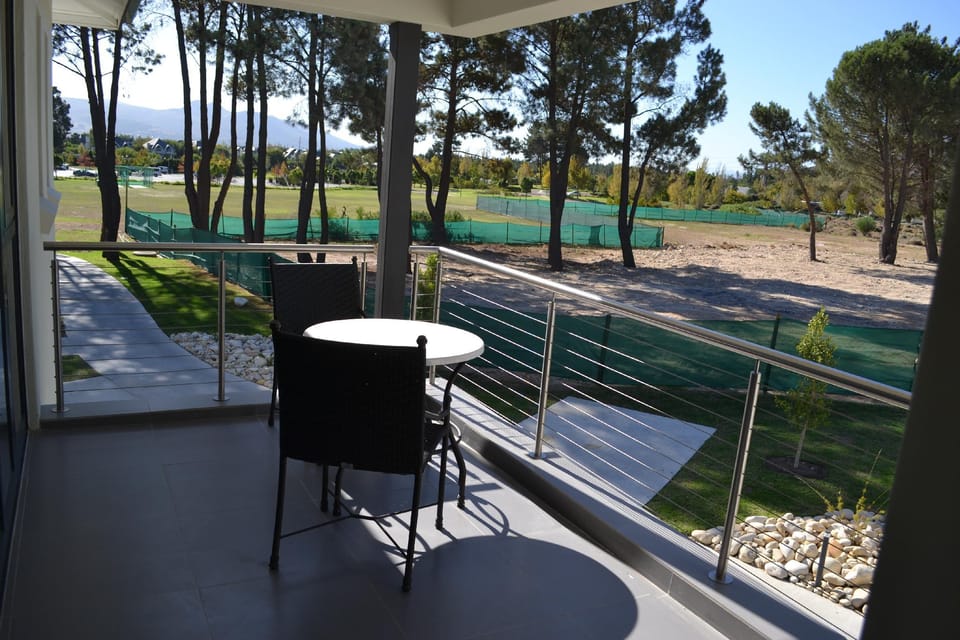 Pearl Valley Suite 504 Golf Safari SA Villa in Cape Town