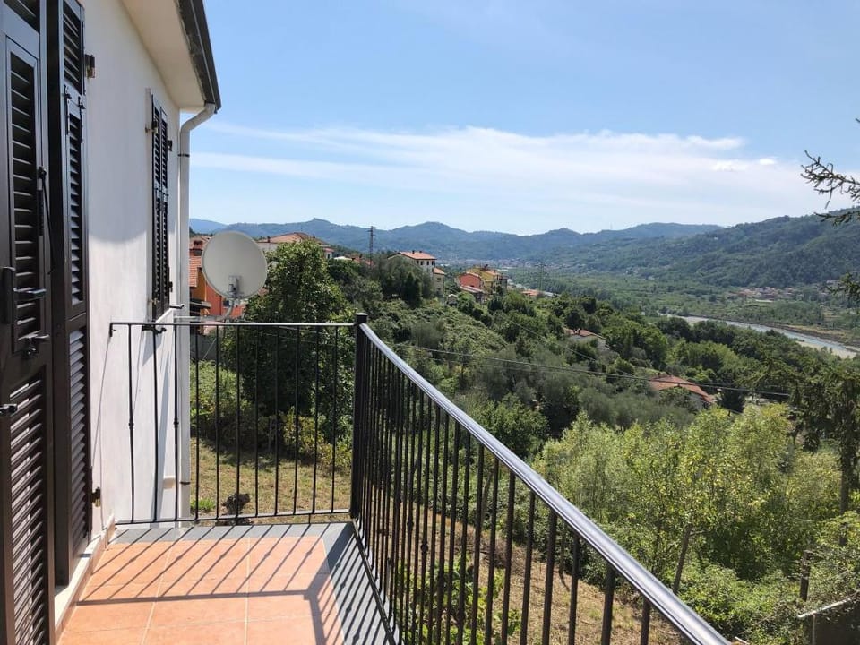 La Casa nel Sommo Vacation rental in Province of Massa and Carrara