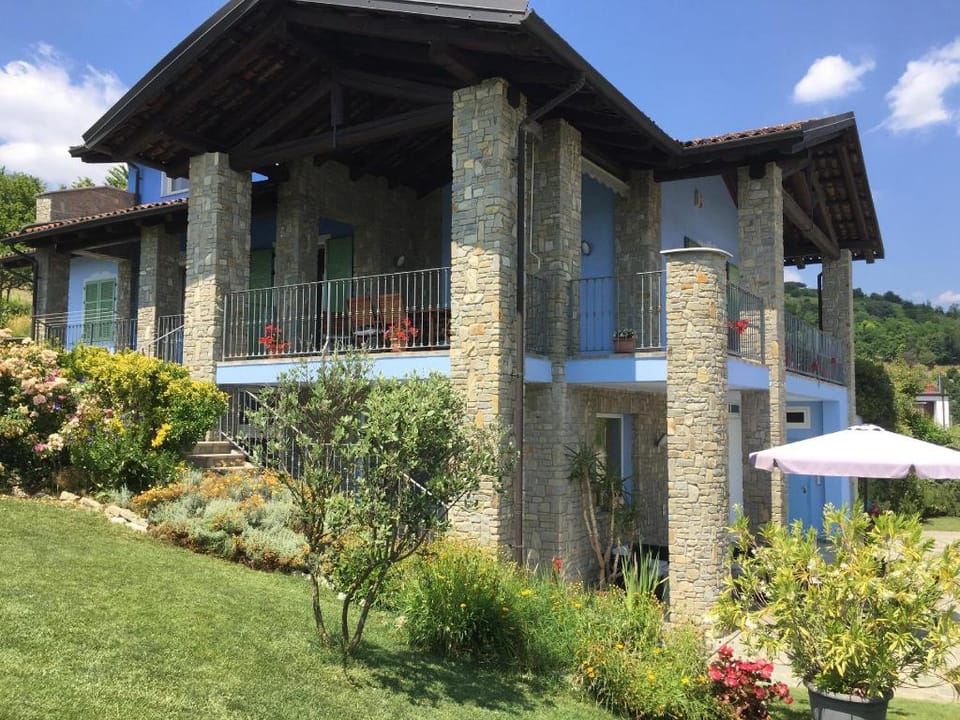 La Casa Blu Apartment Apartment in Piedmont
