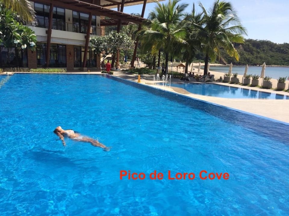 Two BR, 12pax, 3km outside Pico de Loro & beach /r Vacation rental in Nasugbu