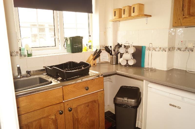 Garden Flat, edge of Exmoor, enclosed garden Apartment in West Somerset District