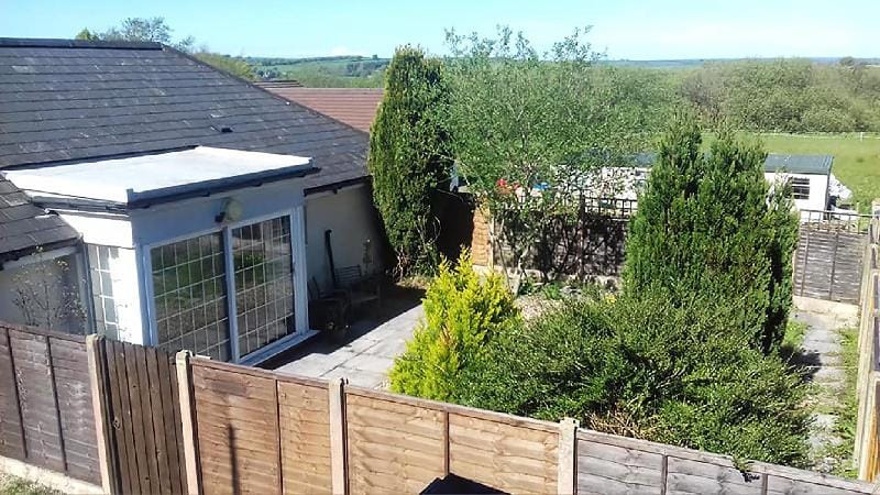Garden Flat, edge of Exmoor, enclosed garden Apartment in West Somerset District